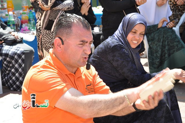 كفرقاسم – فيديو: بساتين الامل, السلام , والمحبة تحتفل بعيد الام على انغام عمو انس وجوقته ..